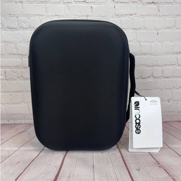 Incase Carry Case For Meta Quest Pro Black (INOM100718-BLK) - Picture 7 of 12